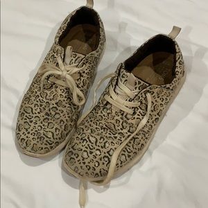 Toms Leopard Carrillo Sneakers W7.5